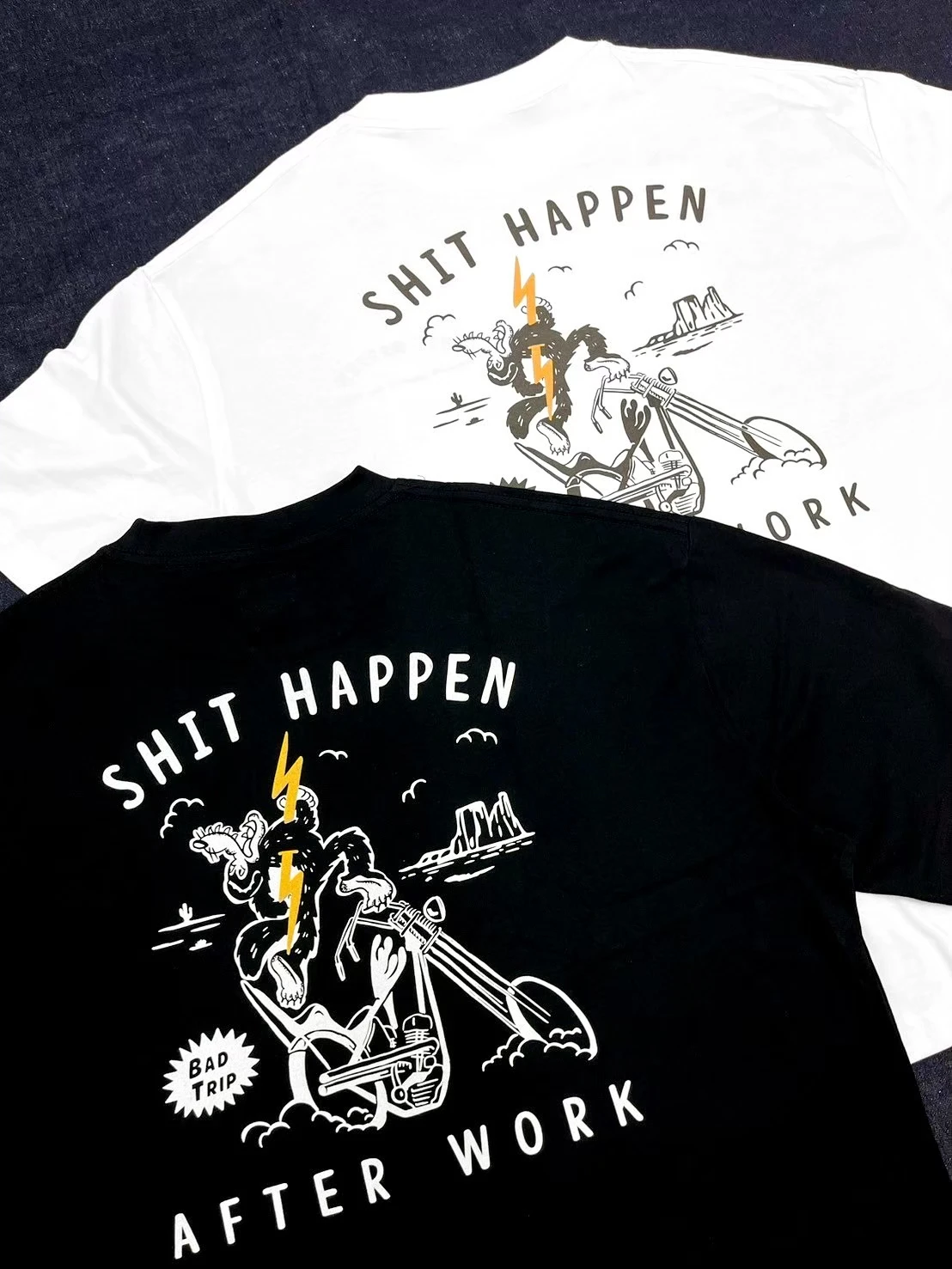 AW-''AFTER WORK'' SHIT HAPPEN T-SHIRT 白/黑
