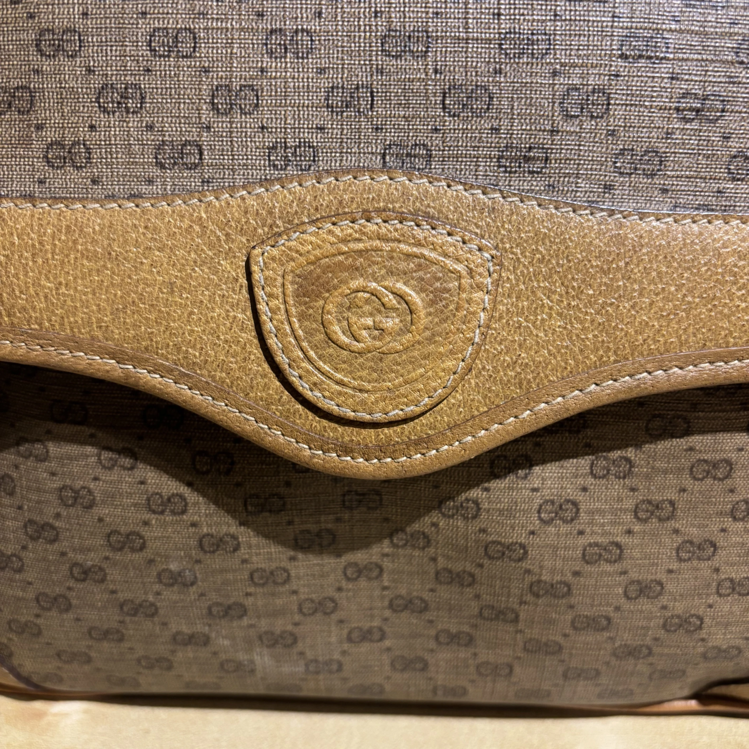 GUCCI 老花翻蓋相機包