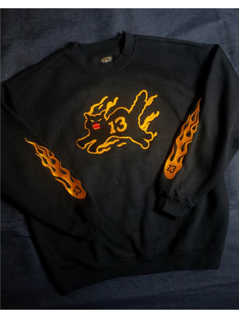 AW-13火焰黑貓大學T