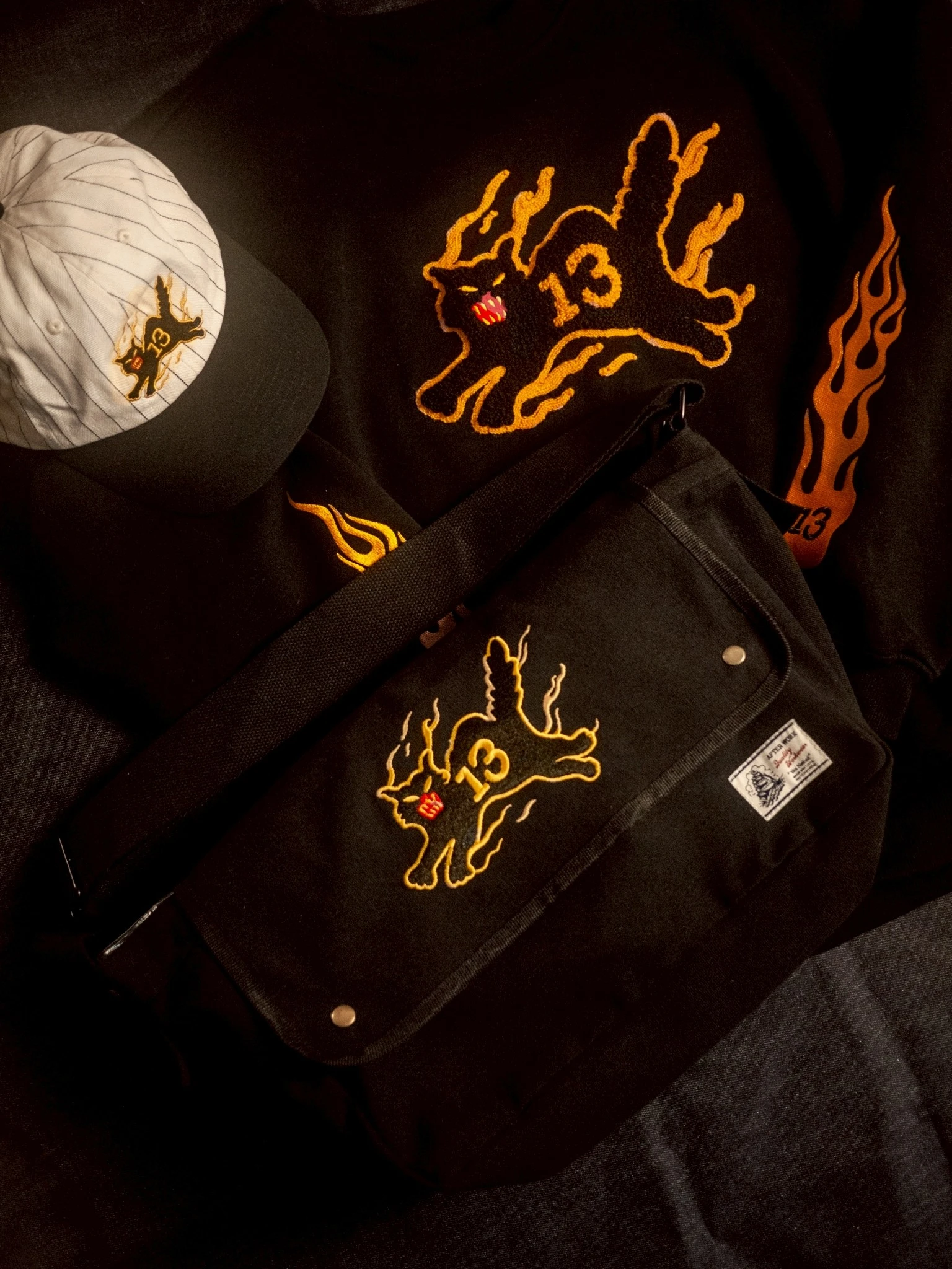 AFTER WORK-13 Flame Black Cat Mail Bag 13 火焰黑貓郵差包