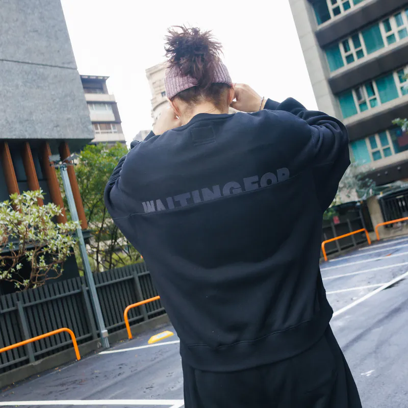 WAITINGFOR-2025 柔軟手感 微短版設計衛衣