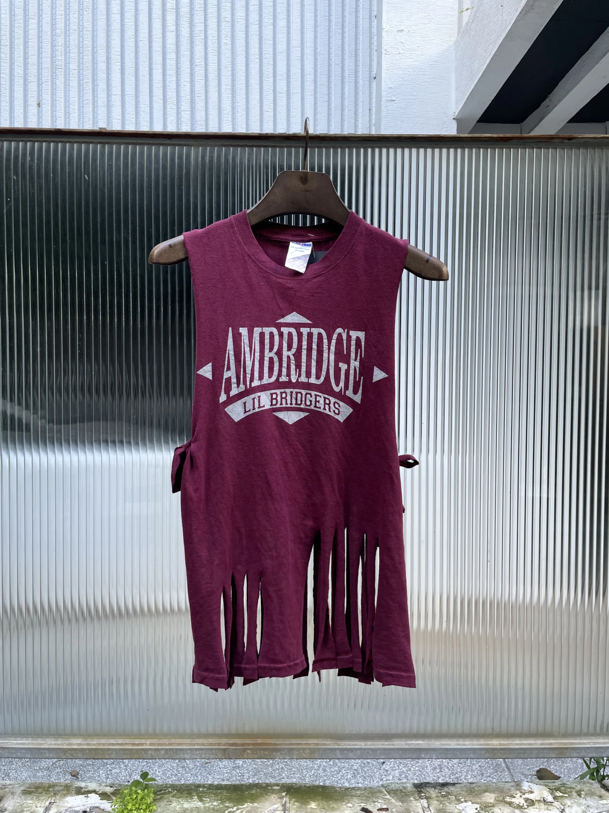 TCR-改製綁帶流蘇背心（Ambridge)