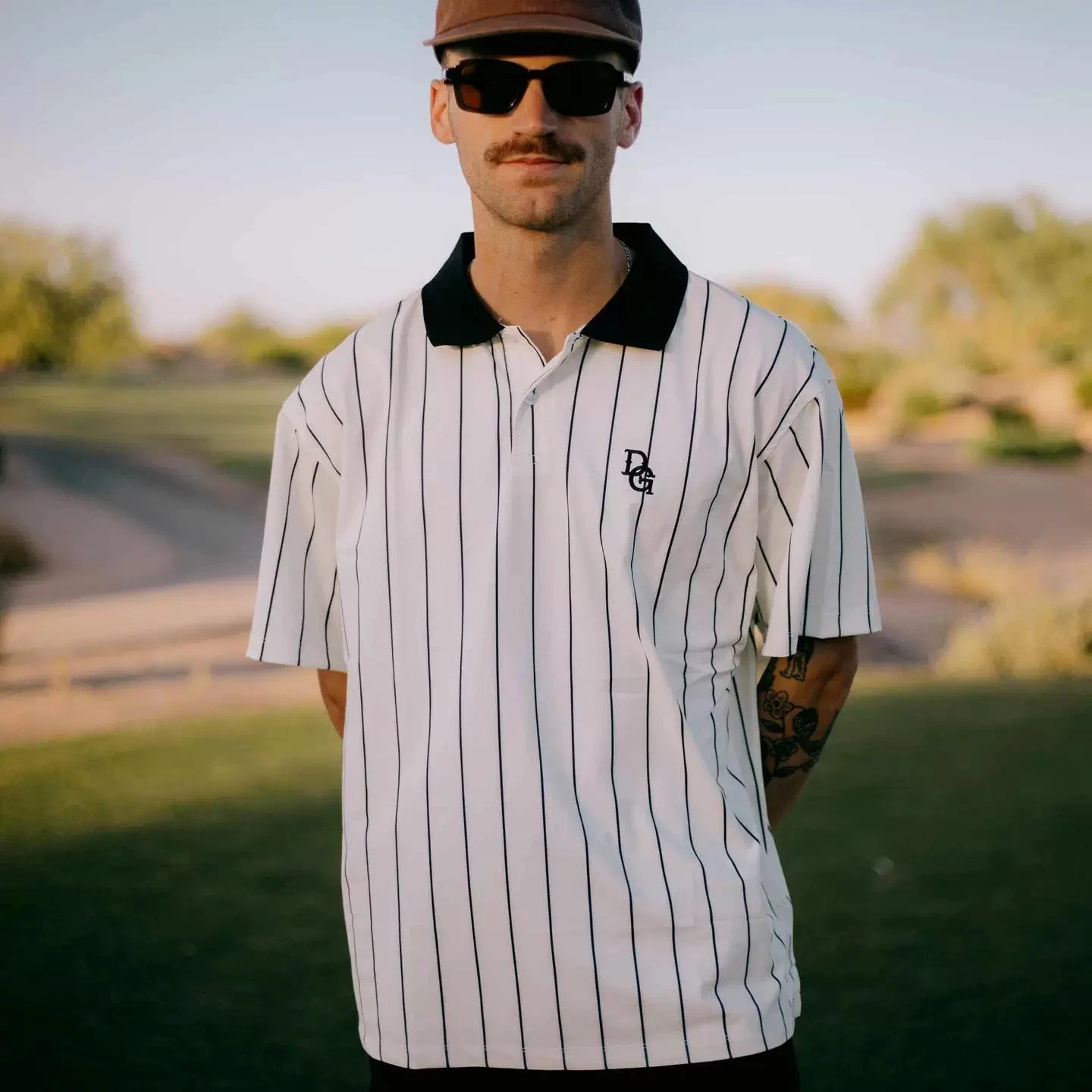 Golf Striped Polo 短袖黑領POLO 細黑直條紋 男裝｜DEVEREUX