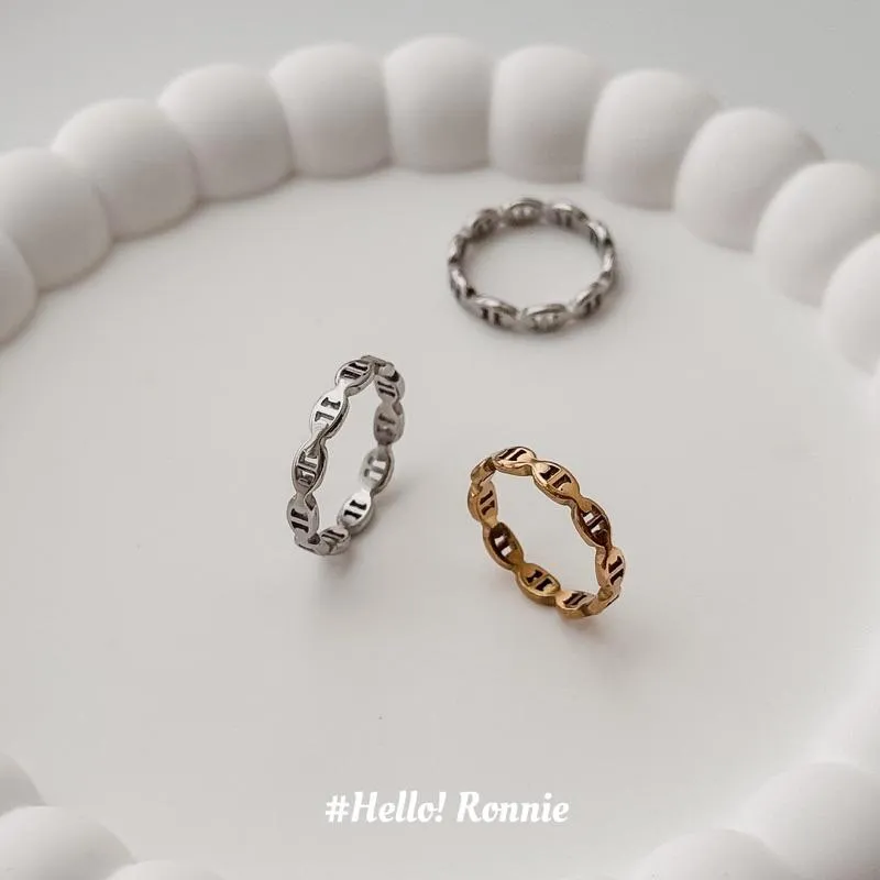 ✨Hello!Ronnie✨ 現貨316L通體鈦鋼戒指 醫療鋼戒指 超可愛小豬鼻戒指 金/銀