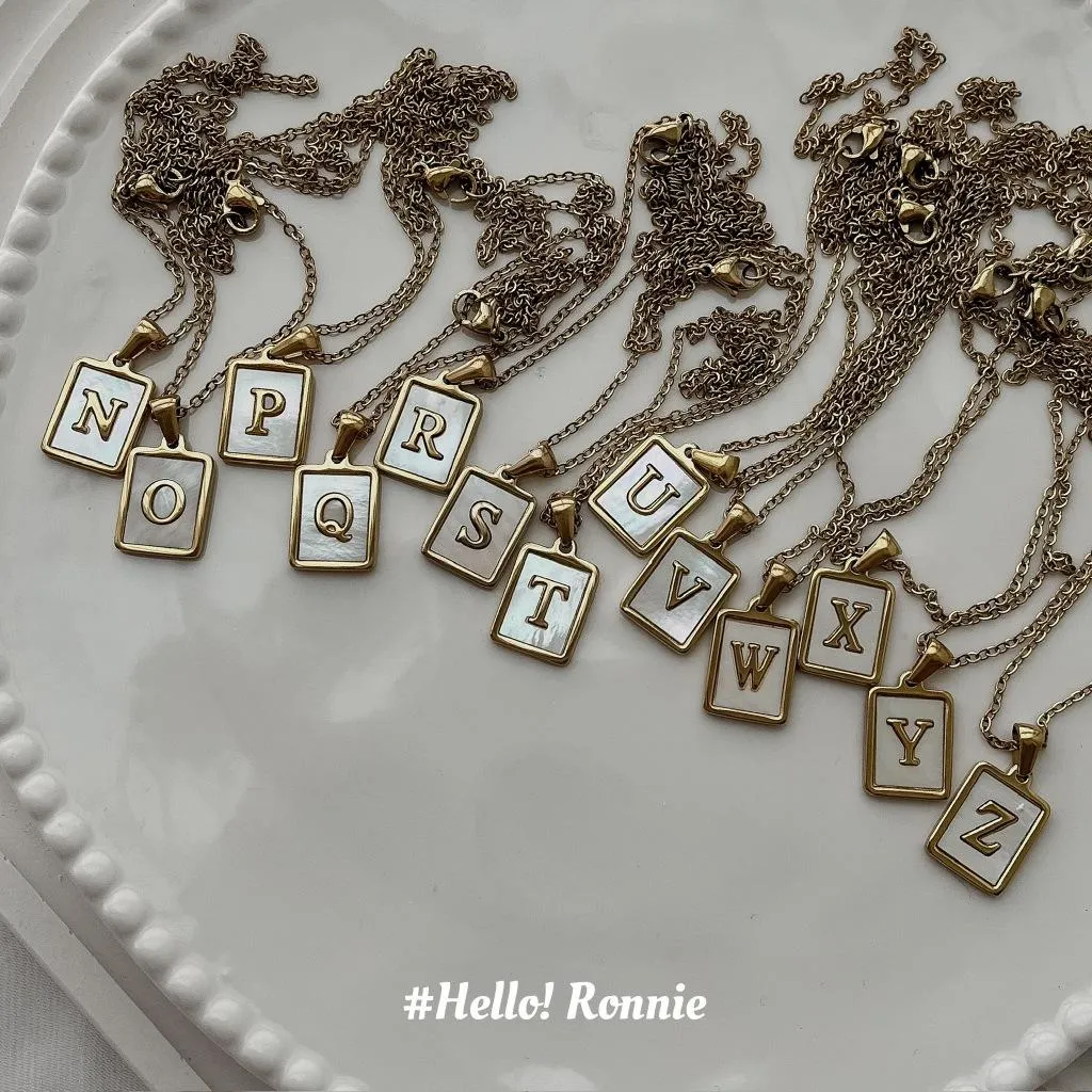 ✨Hello!Ronnie✨現貨316L通體鈦鋼項鍊 醫療鋼項鍊 經典白貝殼26英文字母項鍊金 送禮禮物