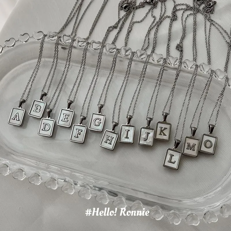 ✨Hello!Ronnie✨現貨316L通體鈦鋼項鍊 醫療鋼項鍊 經典白貝殼26英文字母項鍊 銀 送禮禮物