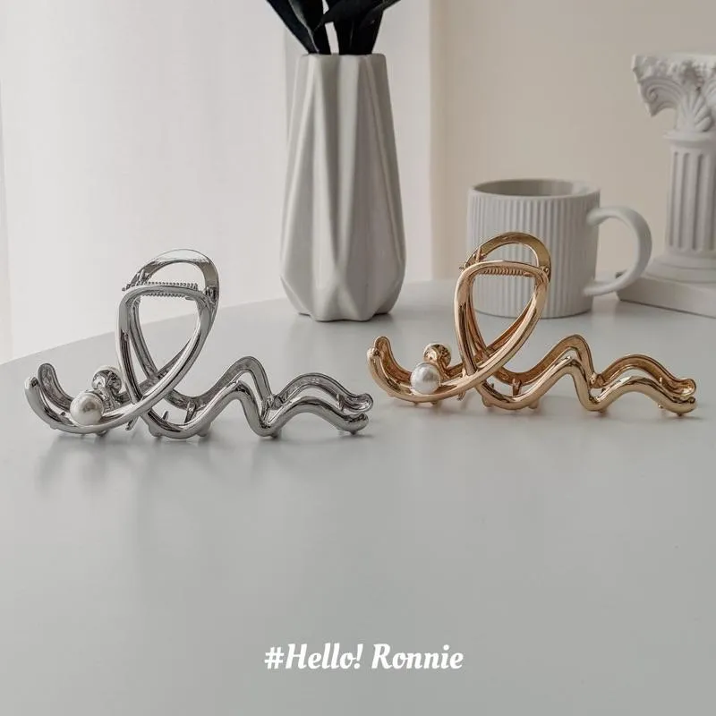 ✨Hello!Ronnie✨現貨 工廠直送 正韓鯊魚夾 氣質小姐姐波浪珍珠鯊魚夾 金/銀