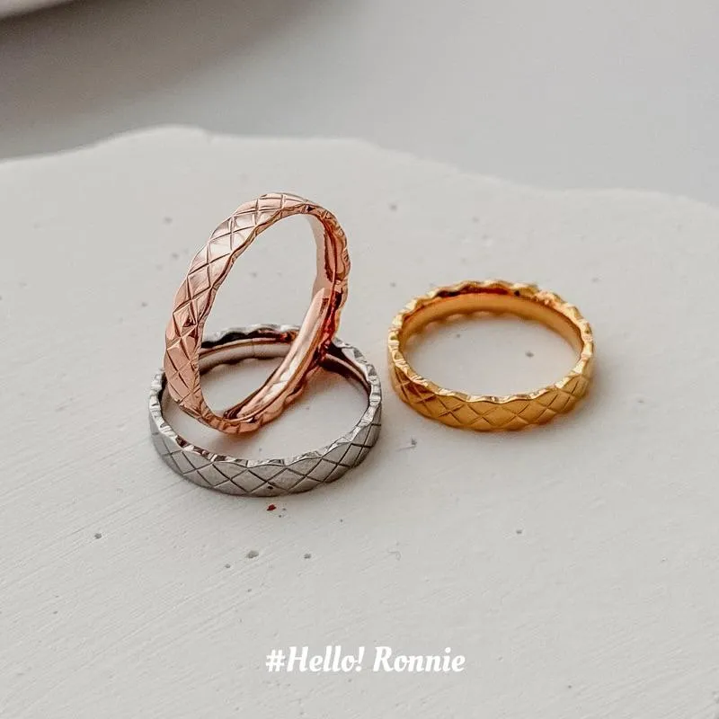 ✨Hello!Ronnie✨ 現貨316L通體鈦鋼戒指 醫療鋼戒指 爆款細版菱格戒指 金/銀/玫瑰金
