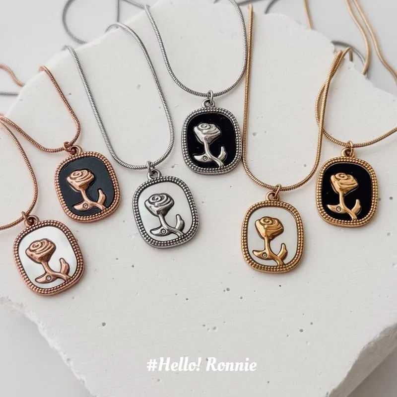 ✨Hello!Ronnie✨現貨316L通體鈦鋼項鍊 醫療鋼項鍊 宮廷風壓紋黑白玫瑰花項鍊 金/銀/玫瑰金