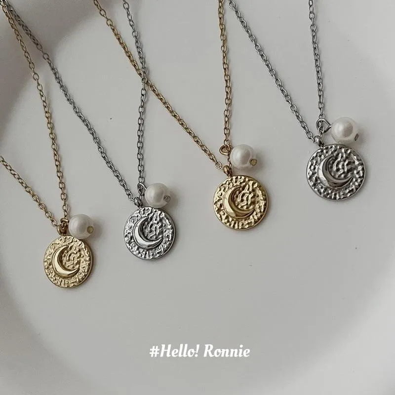 ✨Hello!Ronnie✨現貨316L通體鈦鋼項鍊 醫療鋼項鍊 超美質感彩貝壓紋月亮珍珠項鍊 金/銀