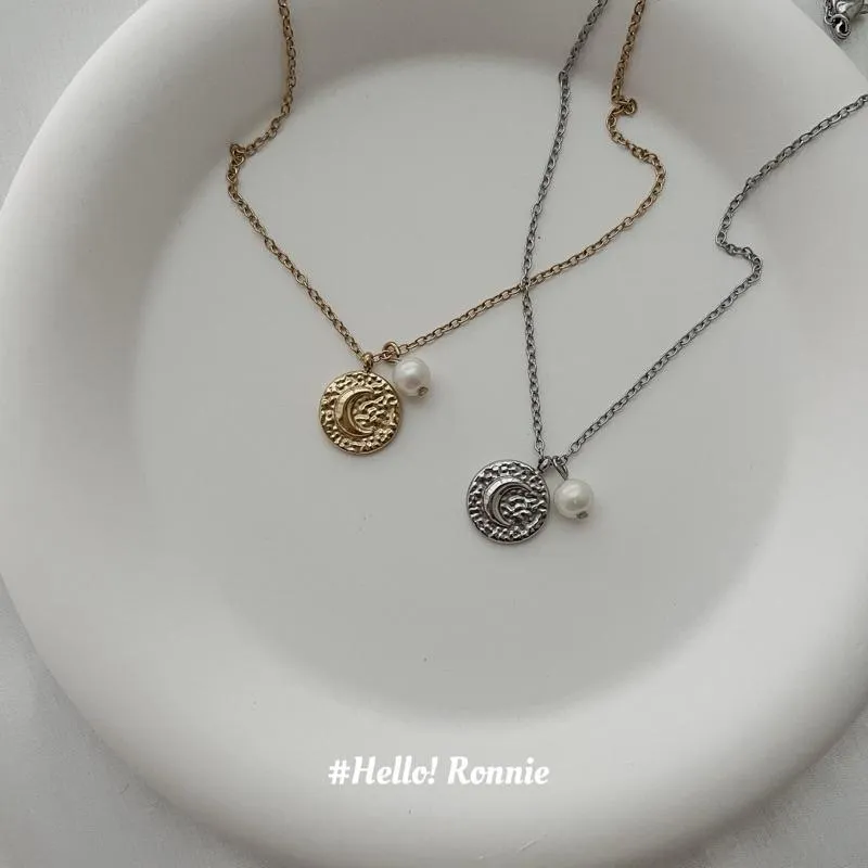 ✨Hello!Ronnie✨現貨316L通體鈦鋼項鍊 醫療鋼項鍊 超美質感彩貝壓紋月亮珍珠項鍊 金/銀