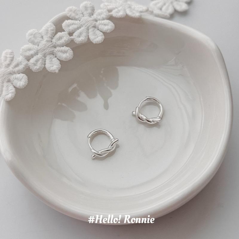 ✨Hello!Ronnie✨現貨S925通體純銀耳環 純銀耳環 純銀耳扣 簡約單扭結耳扣