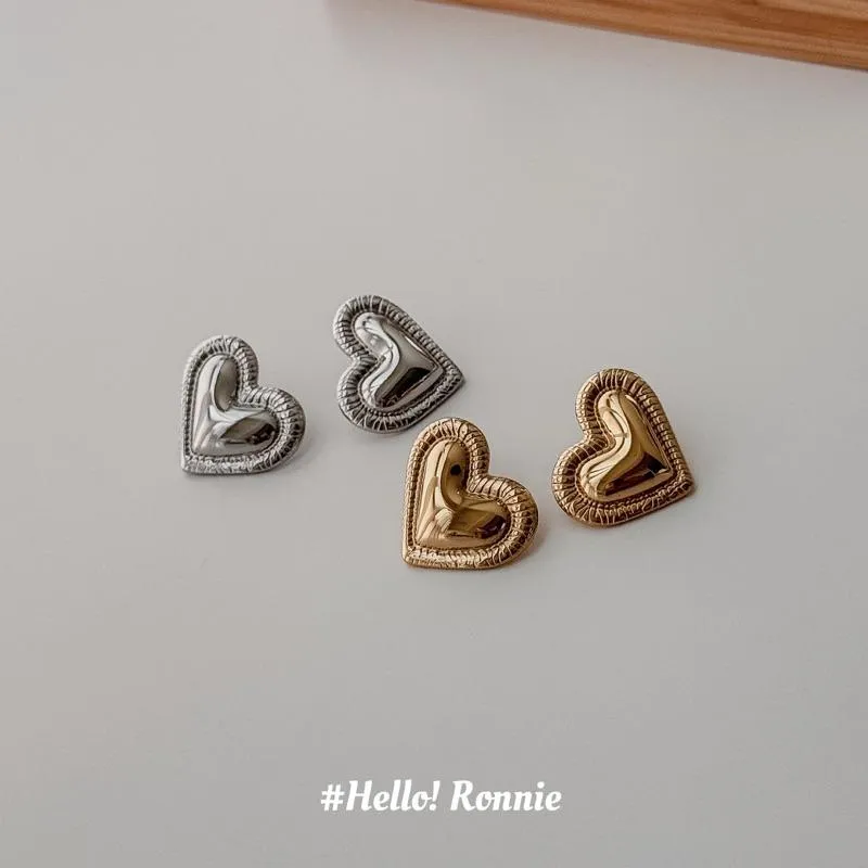 ✨Hello!Ronnie✨現貨316L通體鈦鋼耳環 醫療鋼耳環 復古壓紋愛心耳環 金/銀