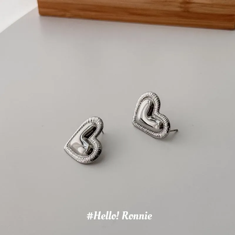 ✨Hello!Ronnie✨現貨316L通體鈦鋼耳環 醫療鋼耳環 復古壓紋愛心耳環 金/銀
