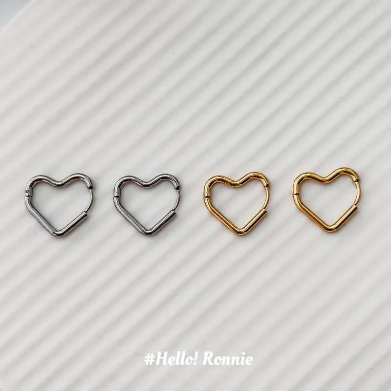 ✨Hello!Ronnie✨現貨316L通體鈦鋼耳扣 醫療鋼耳扣 簡約風格小愛心耳釦 金/銀