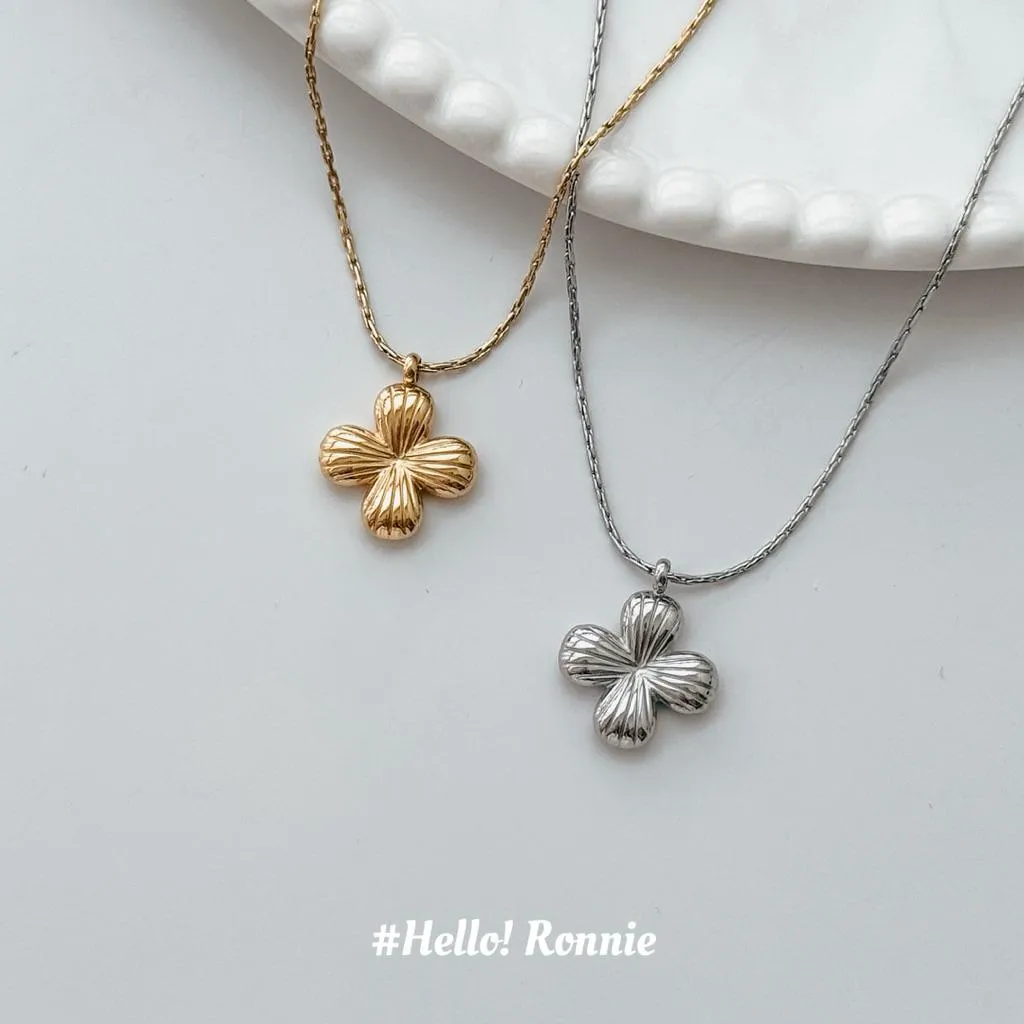 ✨Hello!Ronnie✨獨家設計款 現貨316L通體鈦鋼項鍊 四葉草醫療鋼項鍊 Bloomora Clover｜雕紋幸運