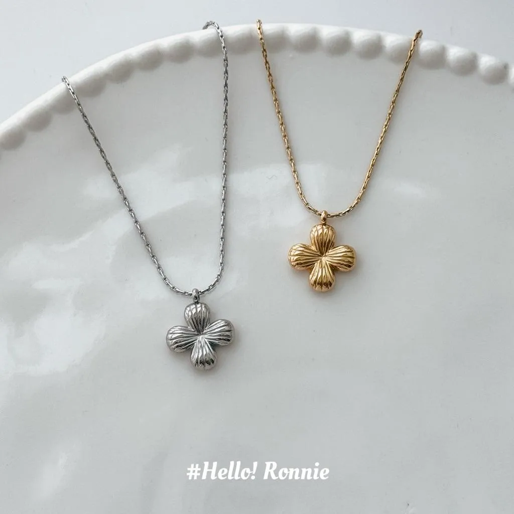 ✨Hello!Ronnie✨獨家設計款 現貨316L通體鈦鋼項鍊 四葉草醫療鋼項鍊 Bloomora Clover｜雕紋幸運