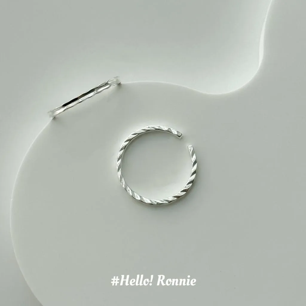✨Hello!Ronnie✨現貨S925通體純銀戒指 純銀戒指 側斜紋蛋糕開口戒指