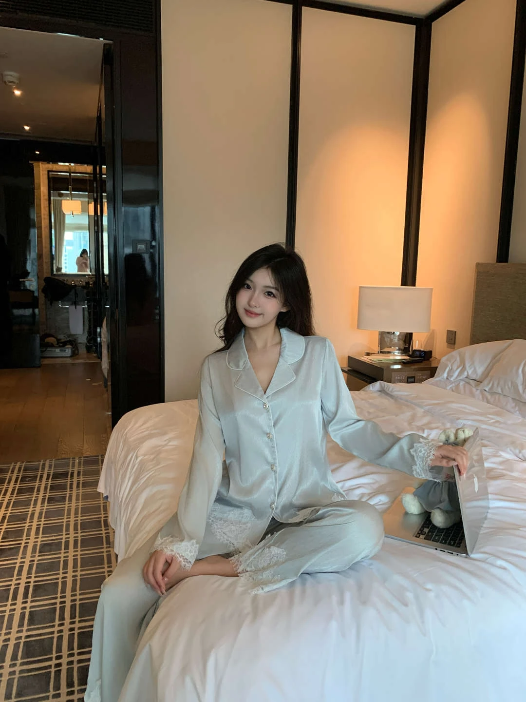 霧藍緞感套裝