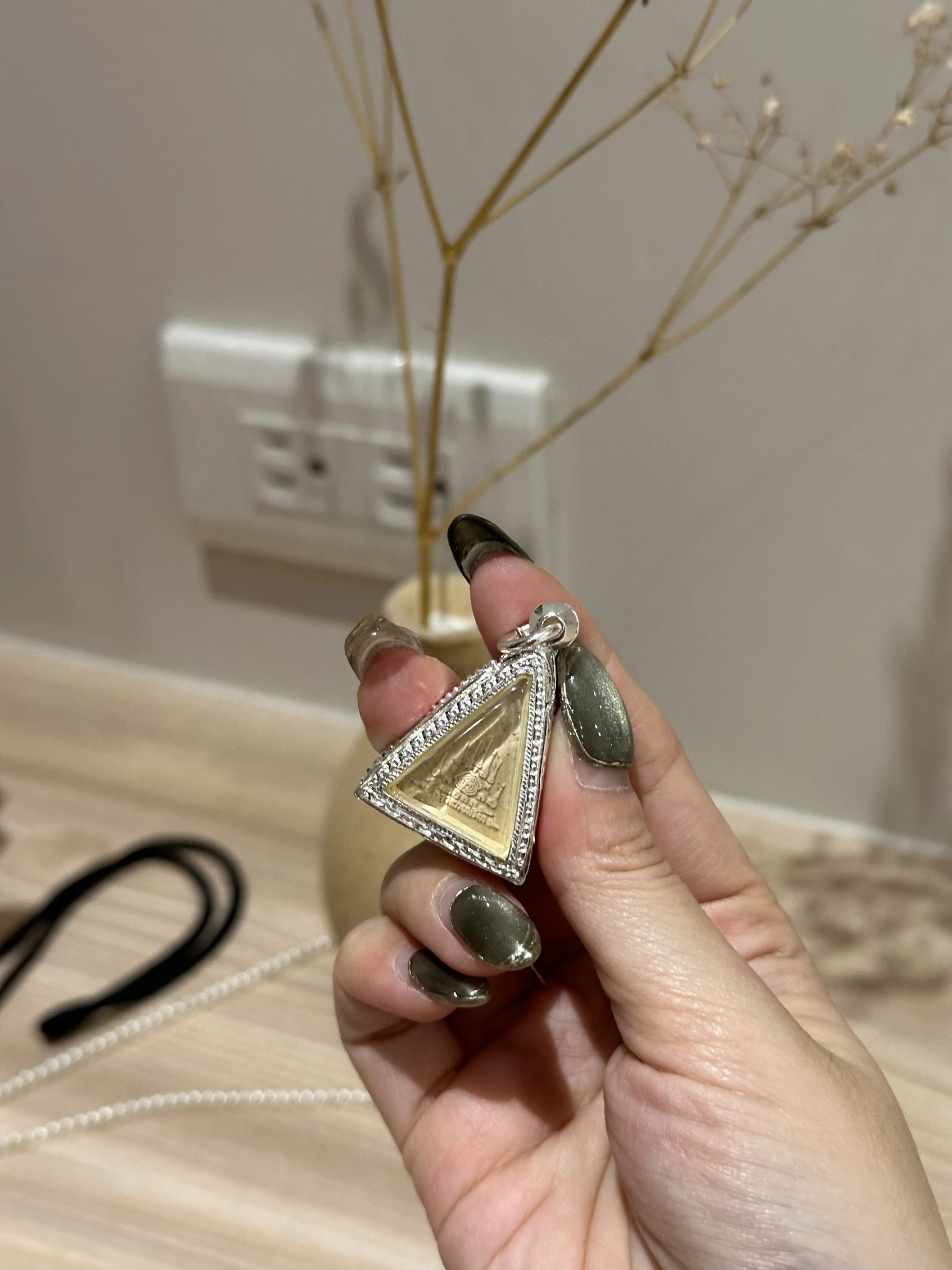 女王佛  閃閃發亮的女王👑女生必須要有