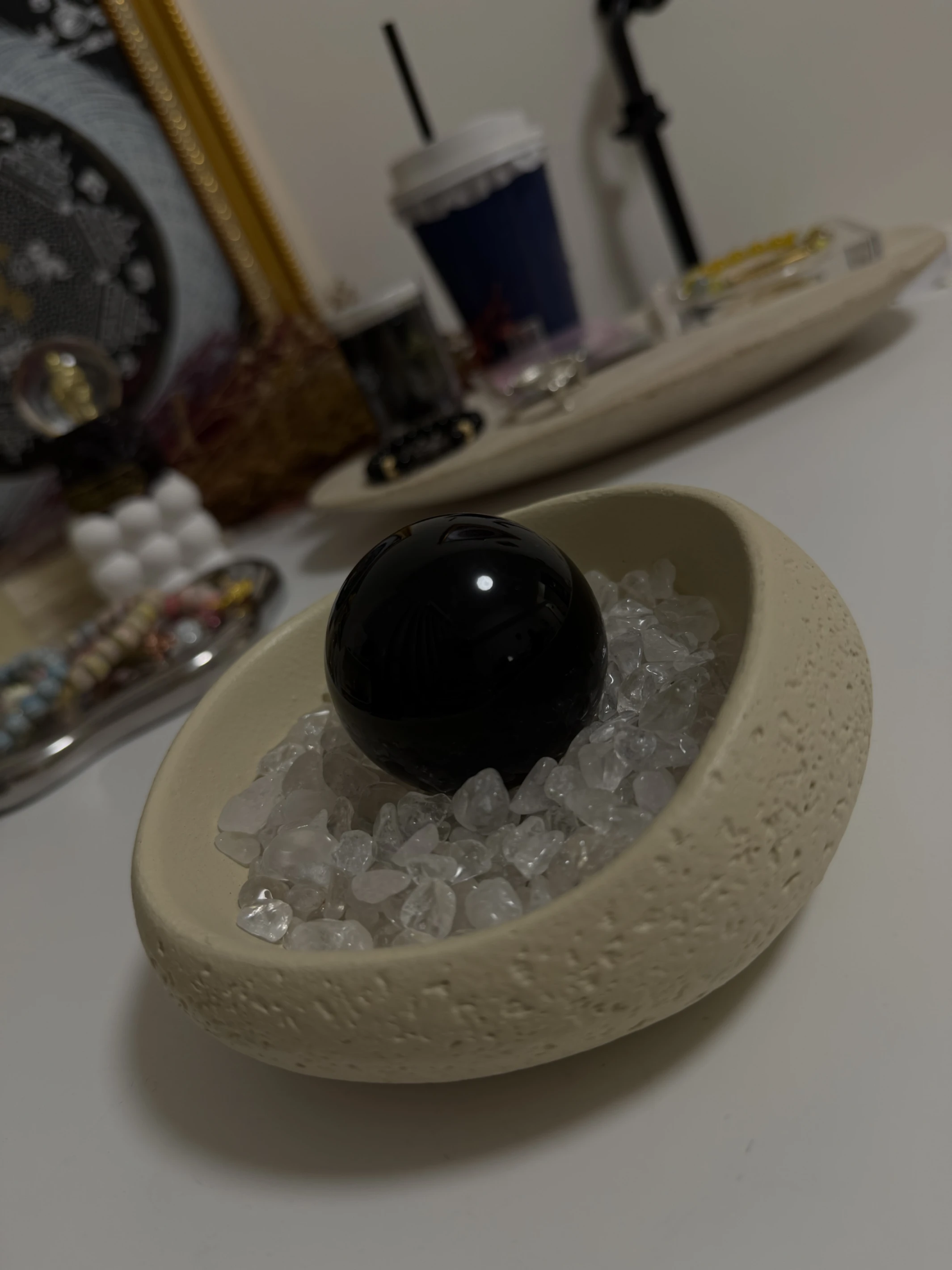 八月新品✨銀曜球，附白水晶碎石+底盤
