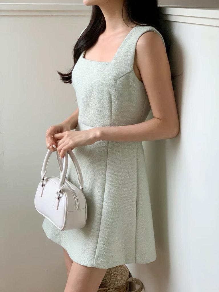 🇰🇷Chloe C. 韓國東大門服飾🇰🇷  eeyou 正韓方領寬肩無袖洋裝
