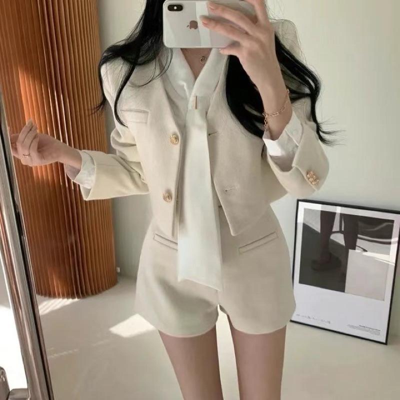 🇰🇷Chloe C. 韓國東大門服飾🇰🇷  O’rora 正韓西裝風短版外套短褲套裝