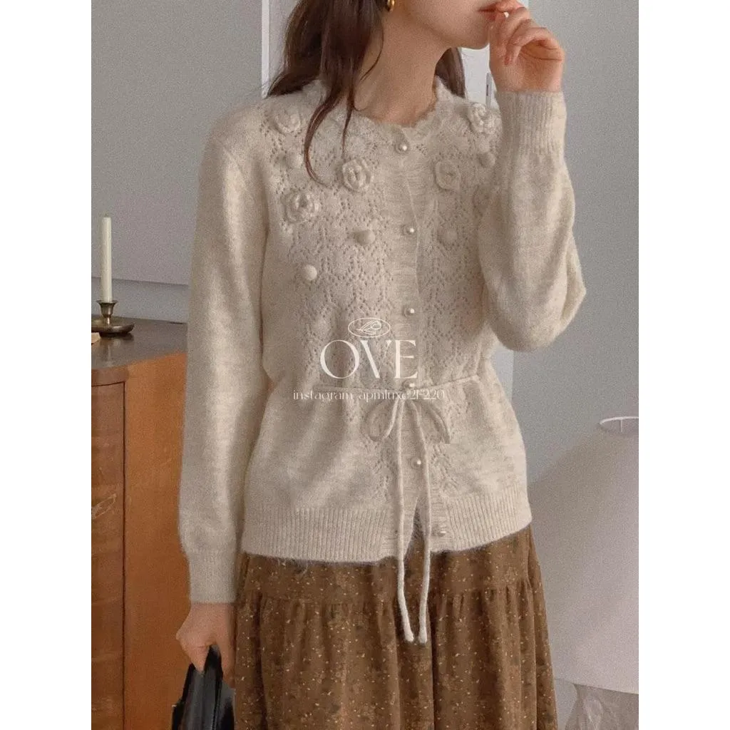 🇰🇷Chloe C. 韓國東大門服飾🇰🇷  mello 正韓繡花重工鈕扣針織外套