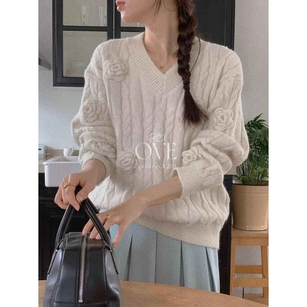 🇰🇷Chloe C. 韓國東大門服飾🇰🇷  OVE 正韓V領重工繡花針織上衣