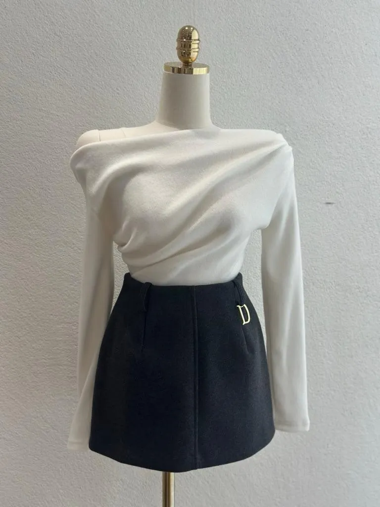 🇰🇷Chloe C. 韓國東大門服飾🇰🇷  正韓羊毛扣環後鬆緊短裙斜肩領上衣套裝