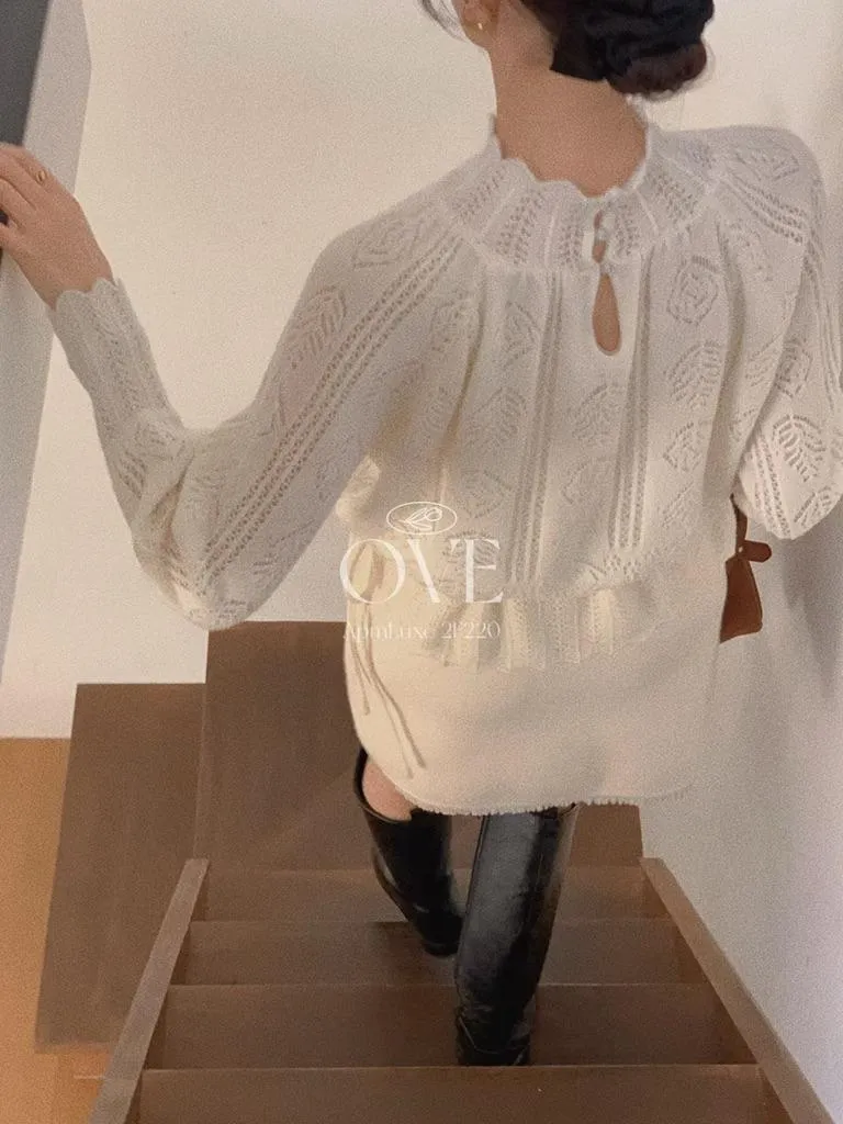 🇰🇷Chloe C. 韓國東大門服飾🇰🇷  正韓羊毛溫柔蓮花邊簍空背扣束腰針織上衣