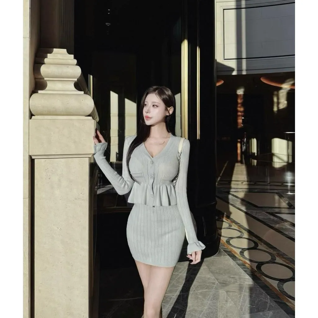 🇰🇷Chloe C. 韓國東大門服飾🇰🇷  ［韓國時尚榜排行🏆］ 正韓開襟魚尾連身針織洋裝
