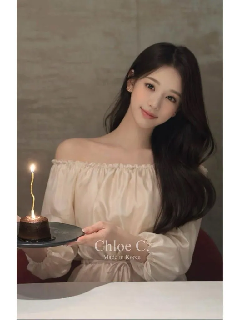 🇰🇷Chloe C. 韓國東大門服飾🇰🇷 正韓蓮花袖口鬆緊一字領上衣