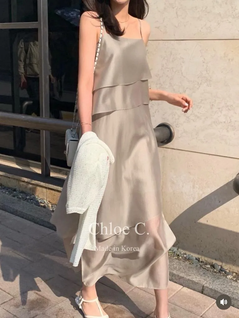 🇰🇷Chloe C. 韓國東大門服飾🇰🇷 正韓仙女之光天絲層次肩帶洋裝