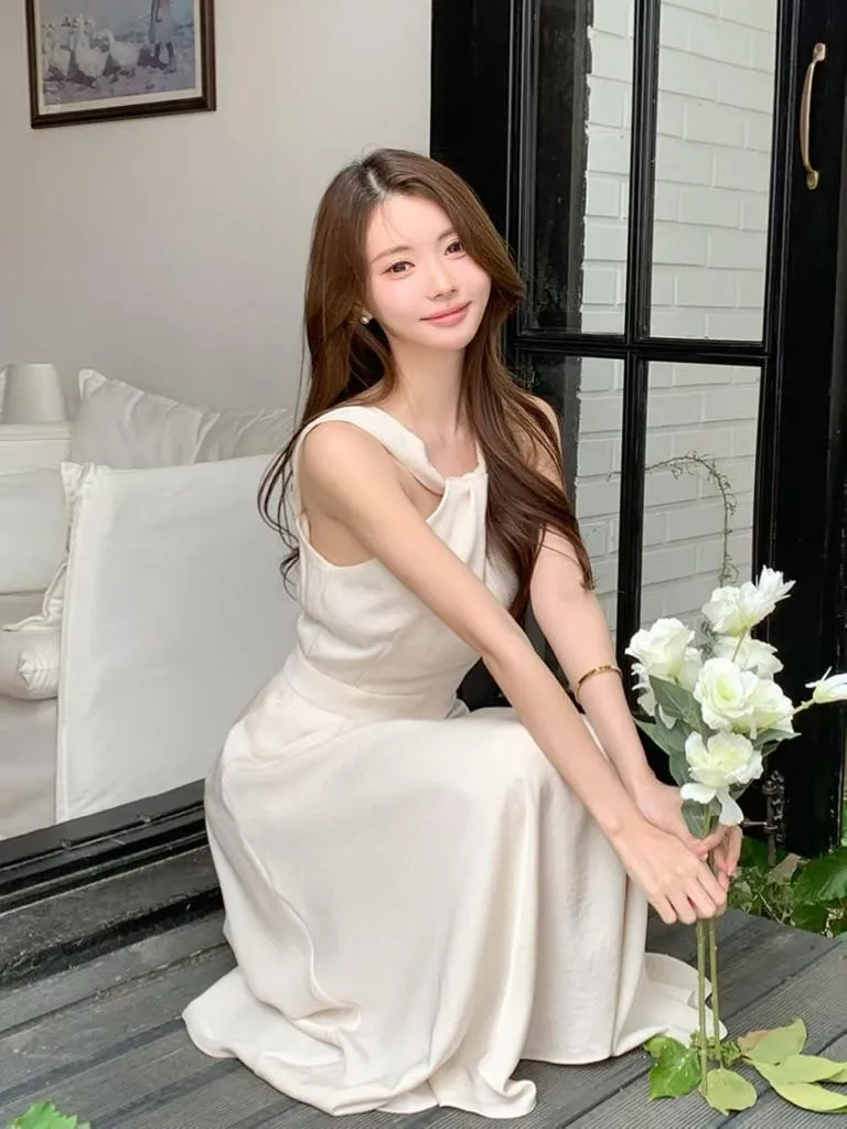 🇰🇷Chloe C. 韓國東大門服飾🇰🇷 正韓交叉領鏤空肩美背長洋裝