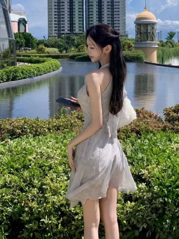 🇰🇷Chloe C. 韓國東大門服飾🇰🇷 正韓繞頸露肩後綁帶仙女裙洋裝