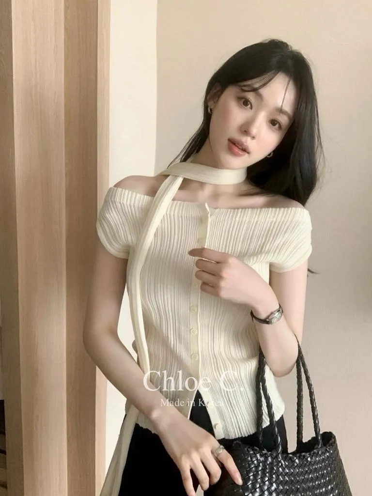 🇰🇷Chloe C. 韓國東大門服飾🇰🇷 正韓一字領直紋排扣繞頸綁帶上衣
