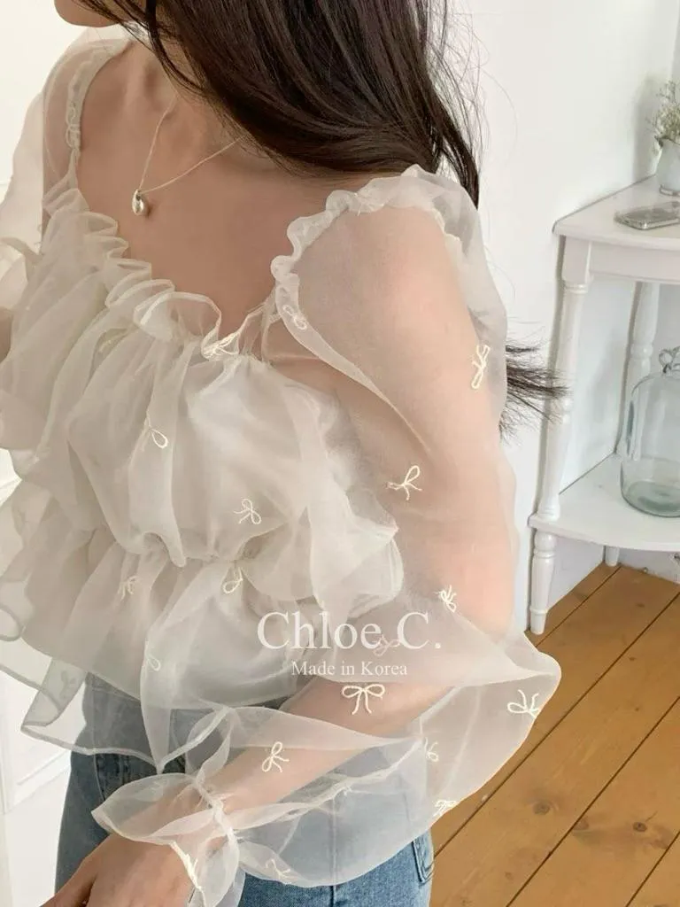 🇰🇷Chloe C. 韓國東大門服飾🇰🇷 正韓立體刺繡蝴蝶結薄紗荷葉一字領上衣