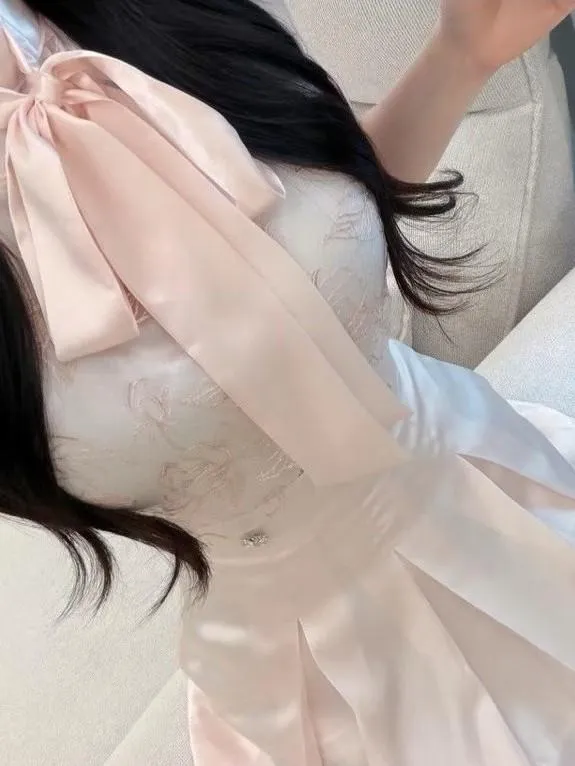 🇰🇷Chloe C. 韓國東大門服飾🇰🇷 正韓蕾絲刺繡領口綁帶無袖上衣百褶短裙套裝