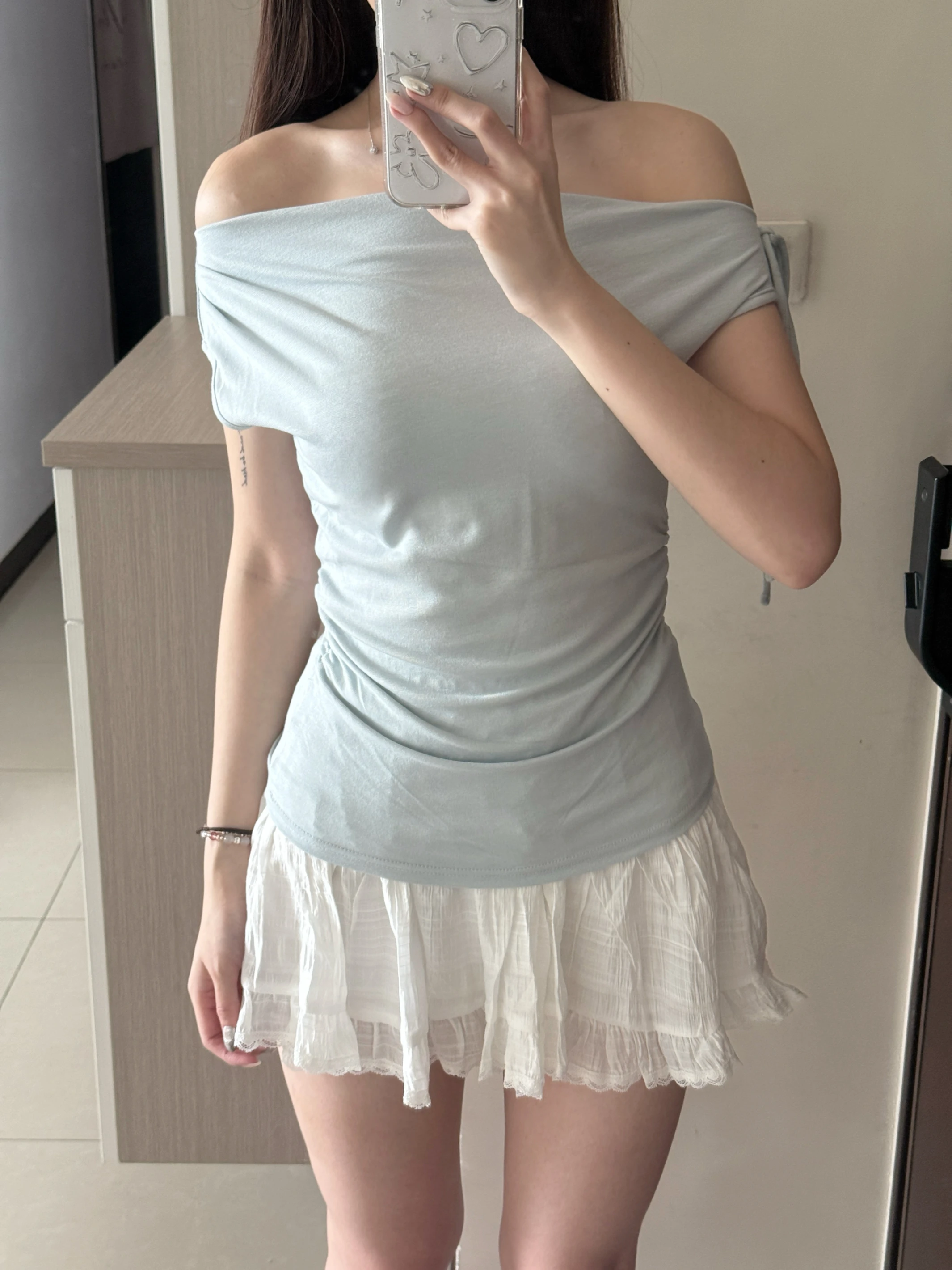 現貨-小腰濾鏡😍綁帶斜肩上衣