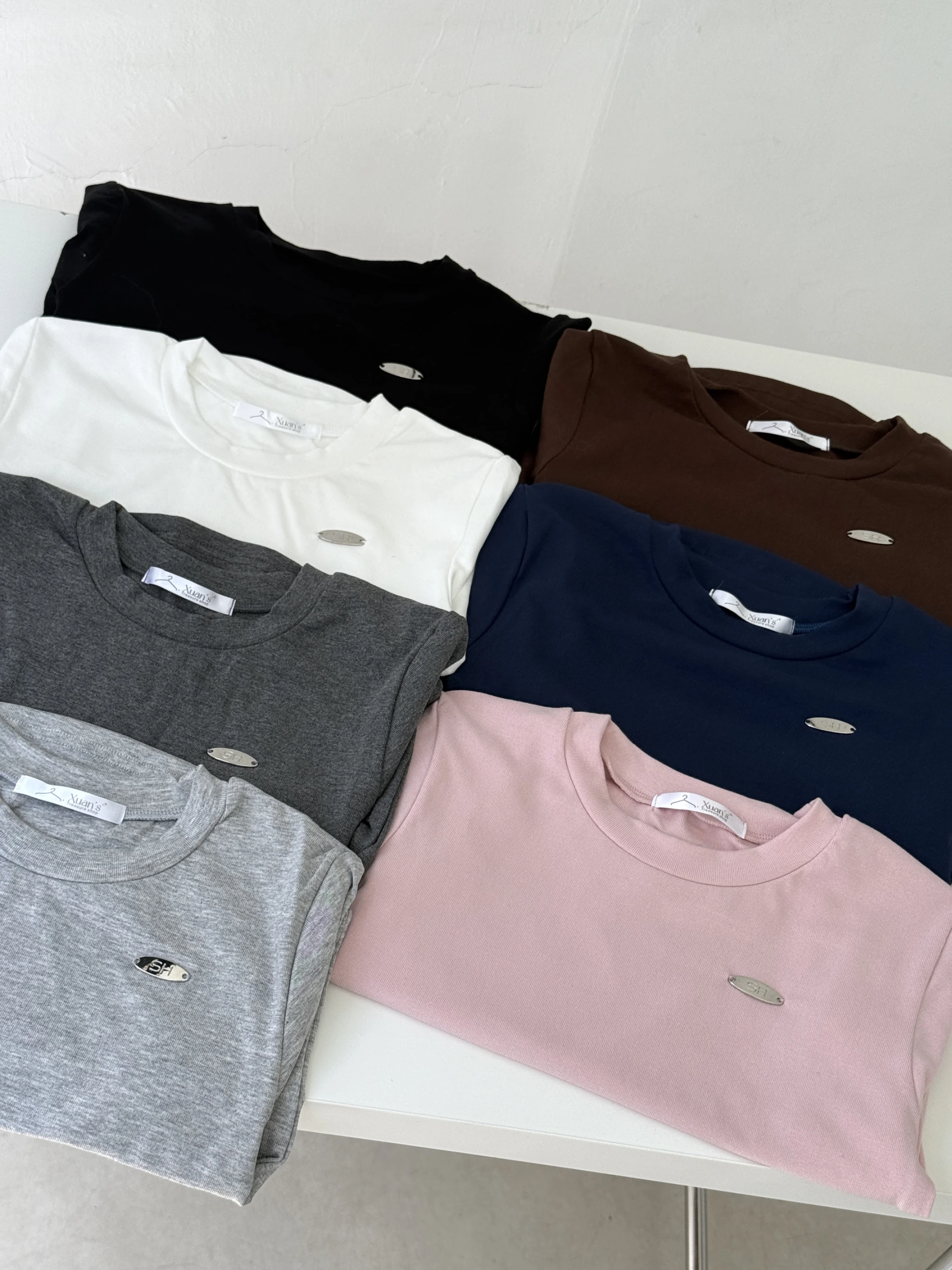 新色登場✨SH鐵牌下圓弧顯身材T