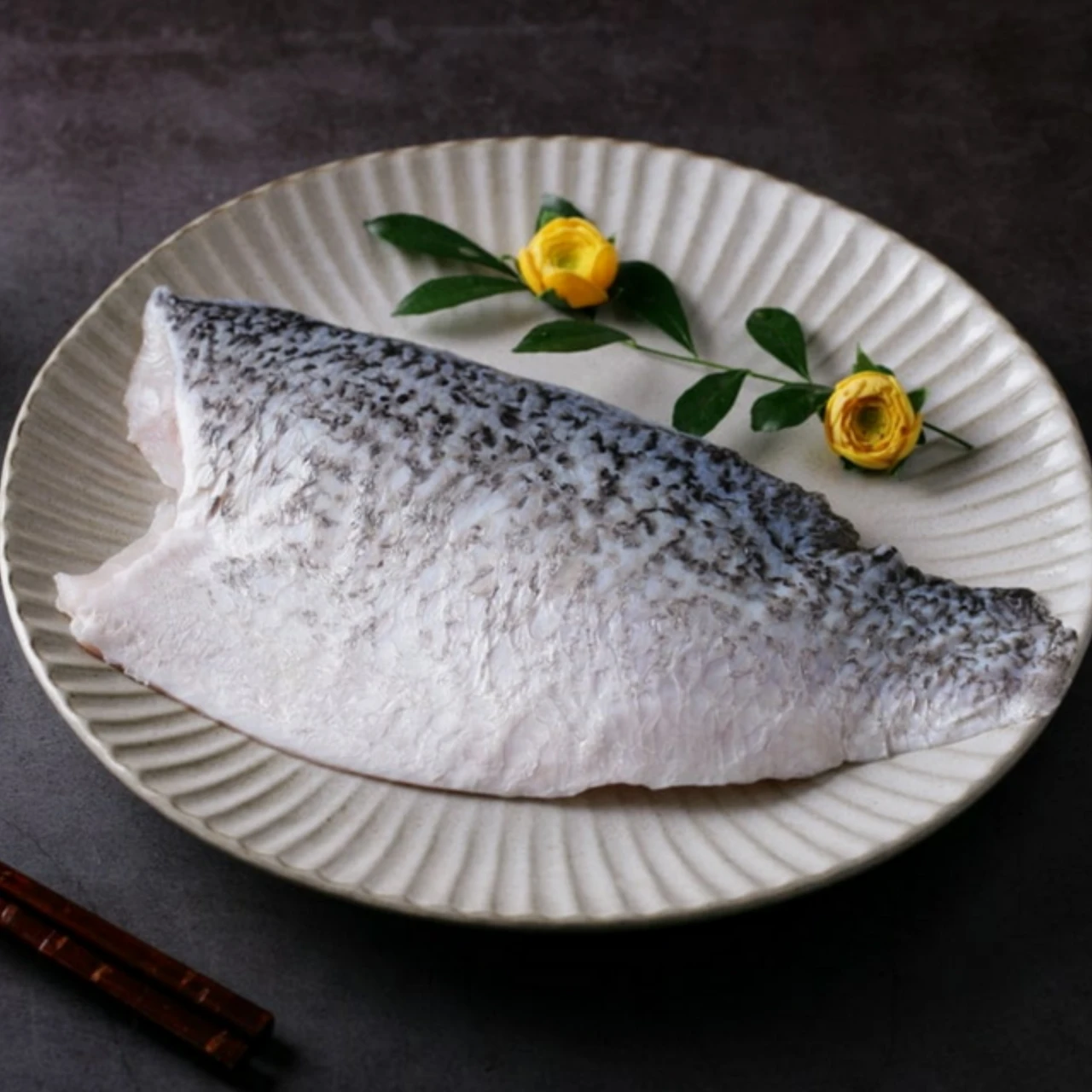 【煎魚不破秘訣】告別魚肉碎一地！冷凍魚片完整上桌的 3 個黃金法則