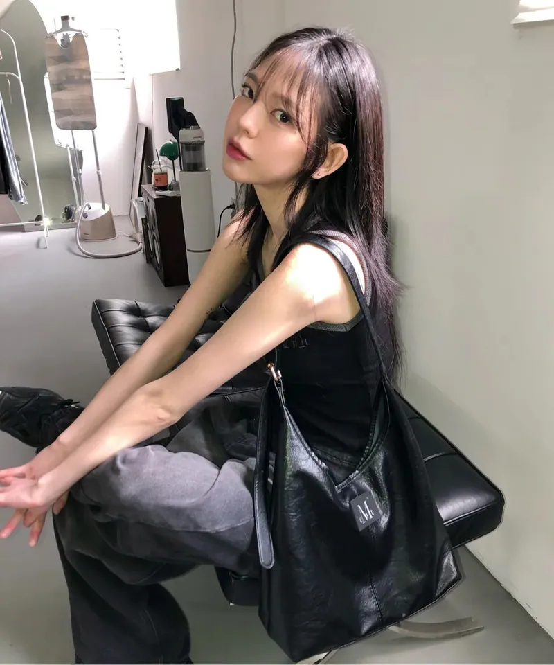 MUCENT CRESCENT LEATHER SHOULDER BAG 月形皮革 單肩包