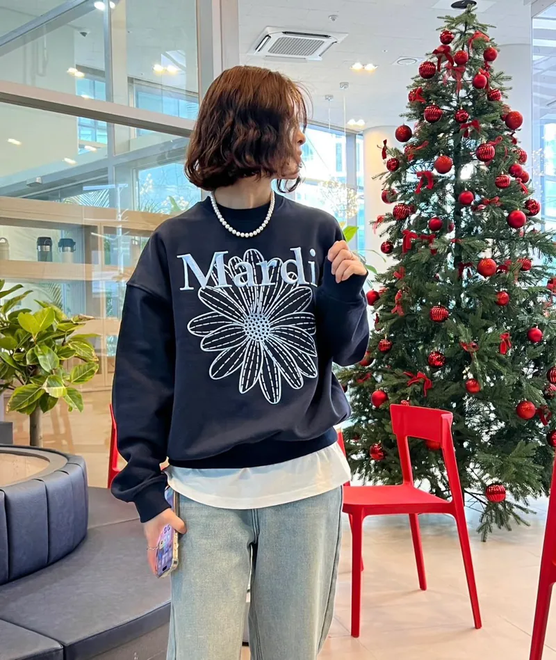 MARDI MERCREDI 經典小雛菊 刺繡 衛衣 大學tee 黑/天藍