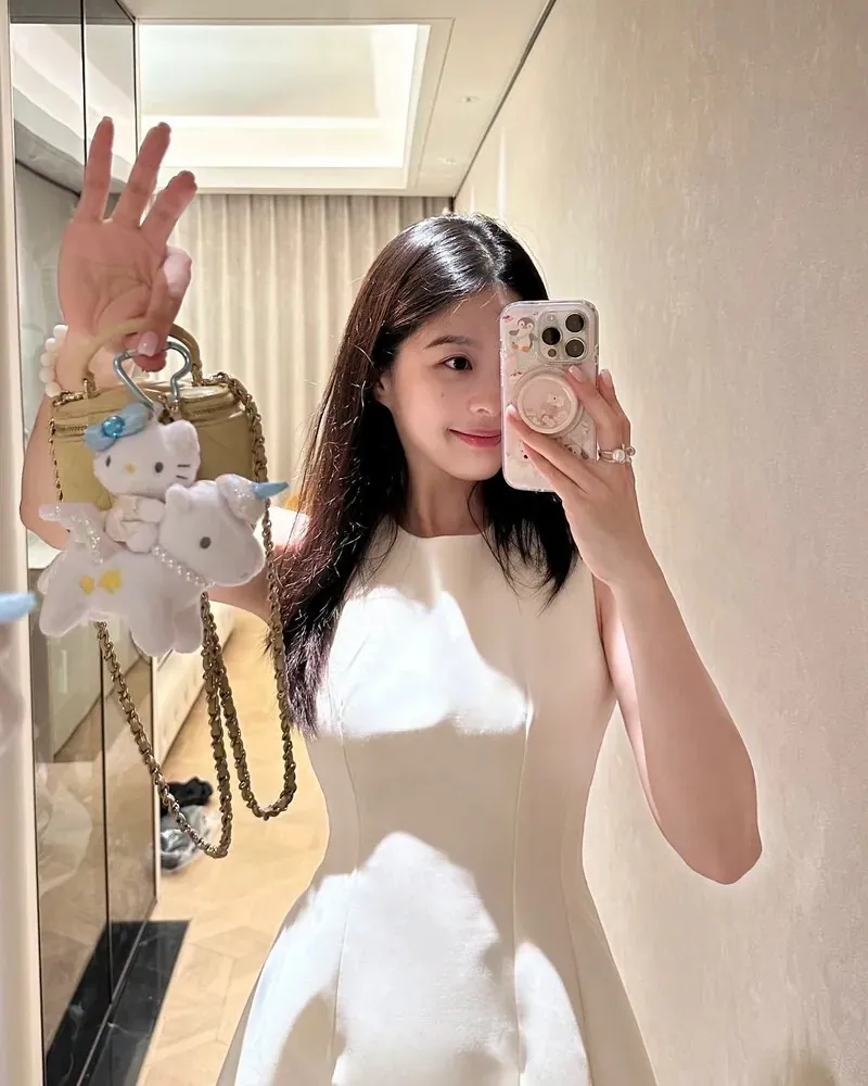 Hello Kitty 凱蒂貓 KITTY貓  獨角獸 吊飾 鑰匙圈  黑色 / 白色