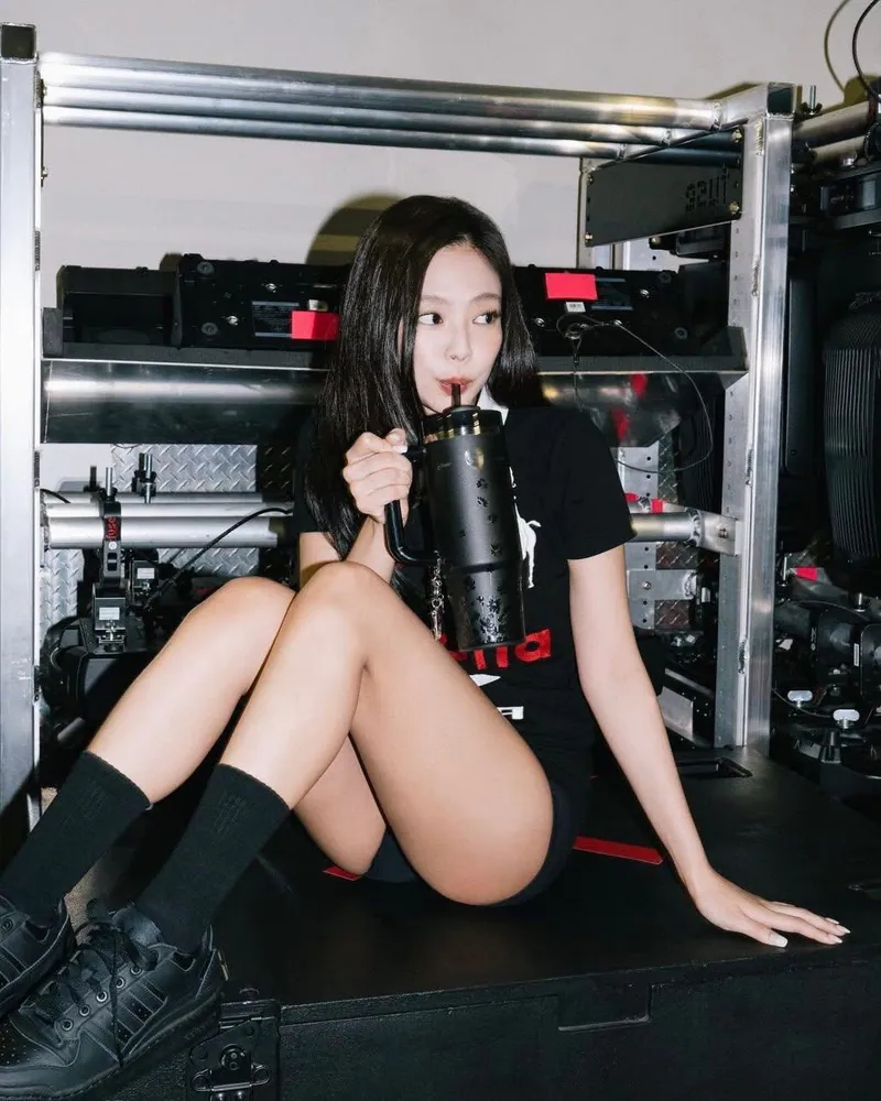 STANLEY1913 x JENNIE Midnight Ruby 午夜寶石系列 聯名水壺 吸管隨手杯 2.0 887ml