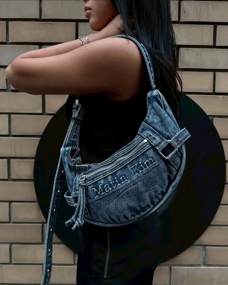 MATIN KIM WASHED DENIM MINI HOBO BAG  水洗單寧半月包 黑色 / 藍色