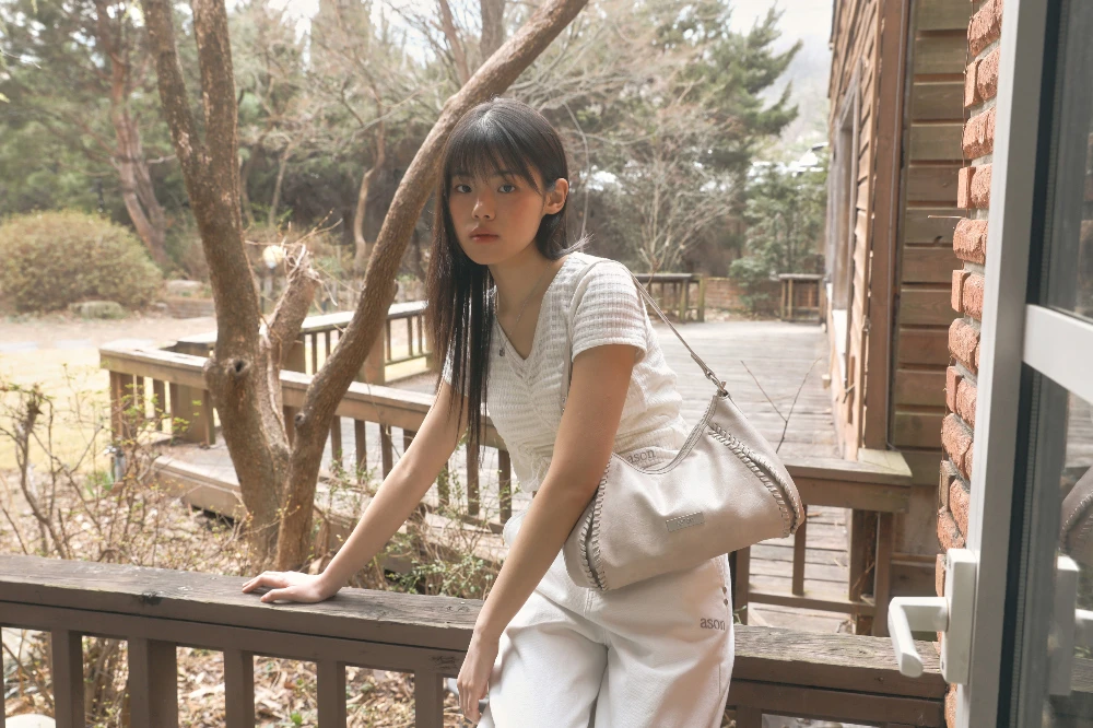 as’’on ason TWI BAG 編織肩背包 黑色 / 淺米色