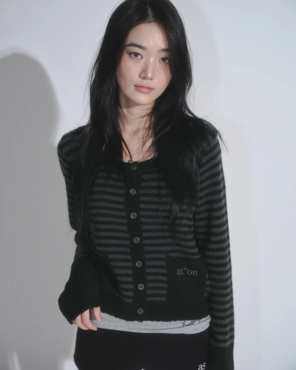 as’’on ason NUT POCKET CARDIGAN 條紋針織開衫 條紋黑 / 條紋灰