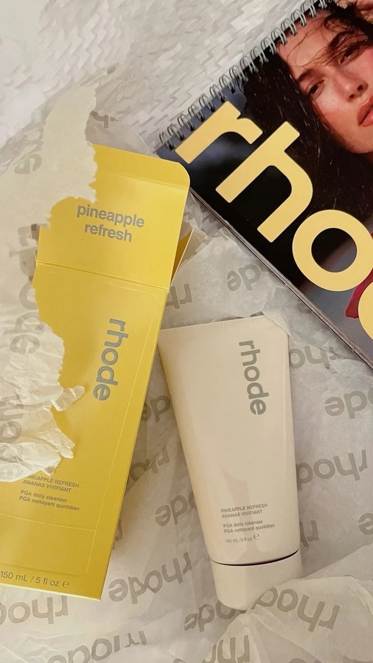 Rhode pineapple refresh鳳梨酵素潔面乳